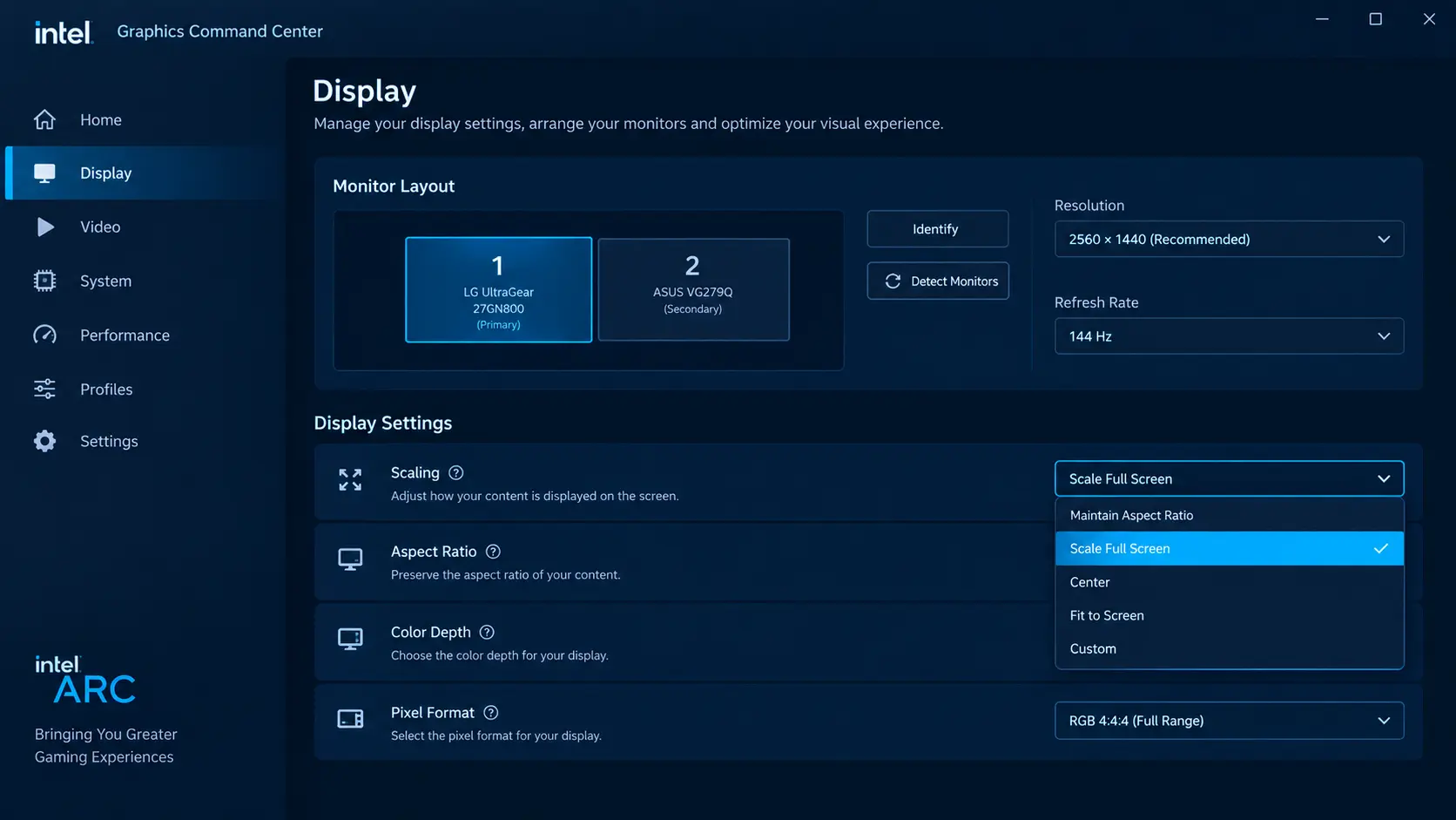 Set Scaling to 'Scale Full Screen'